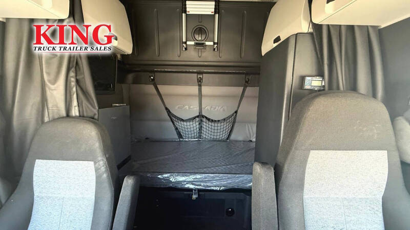 2020 Freightliner Cascadia