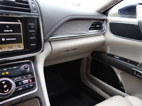 2017 Lincoln Continental Reserve