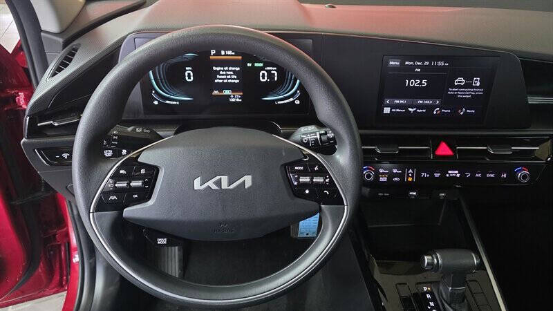 2023 Kia Niro LX