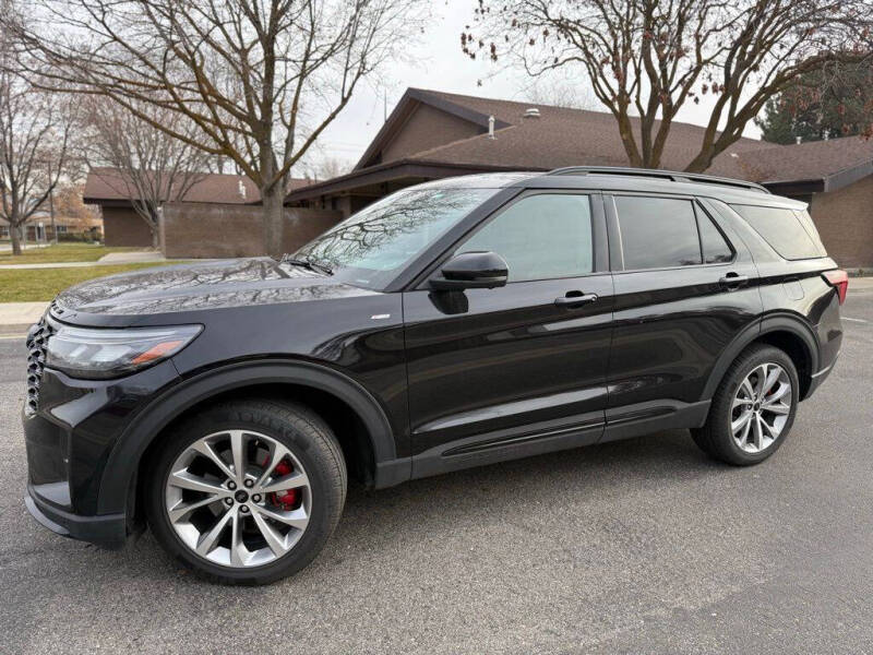 2025 Ford Explorer ST-LINE's photo