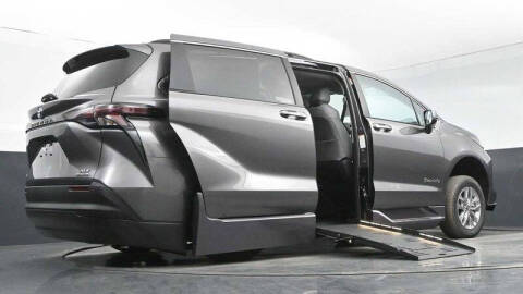 2024 Toyota Sienna XLE 7-Passenger
