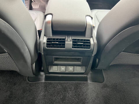 2023 Land Rover Defender 90 S