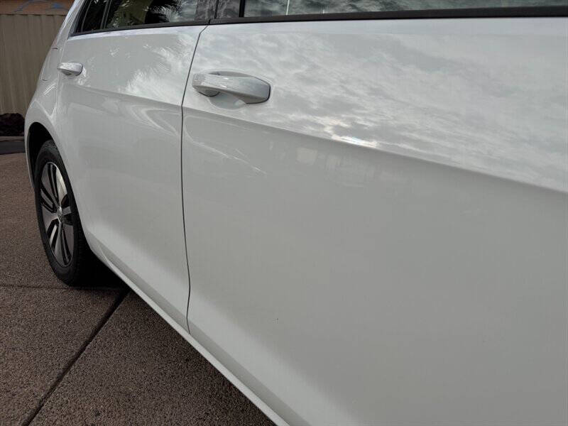 2017 Volkswagen e-Golf SE