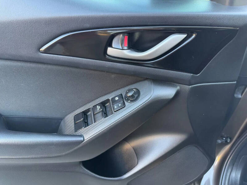 2015 Mazda MAZDA3 i Sport