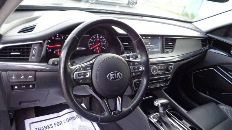 2017 Kia Cadenza