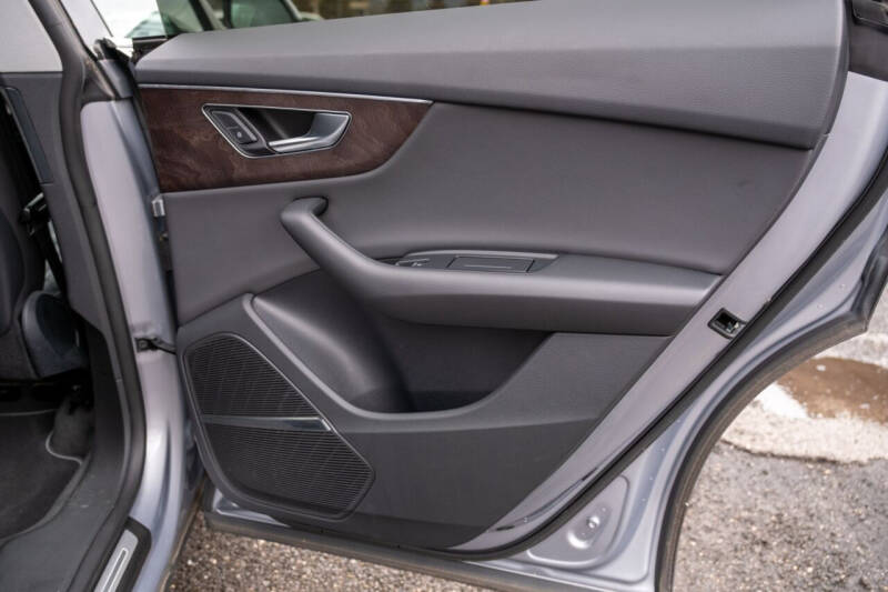 2020 Audi Q8 quattro Premium Plus 55 TFSI