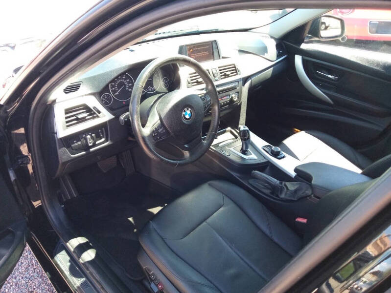 2013 BMW 3 Series 328i photo 9