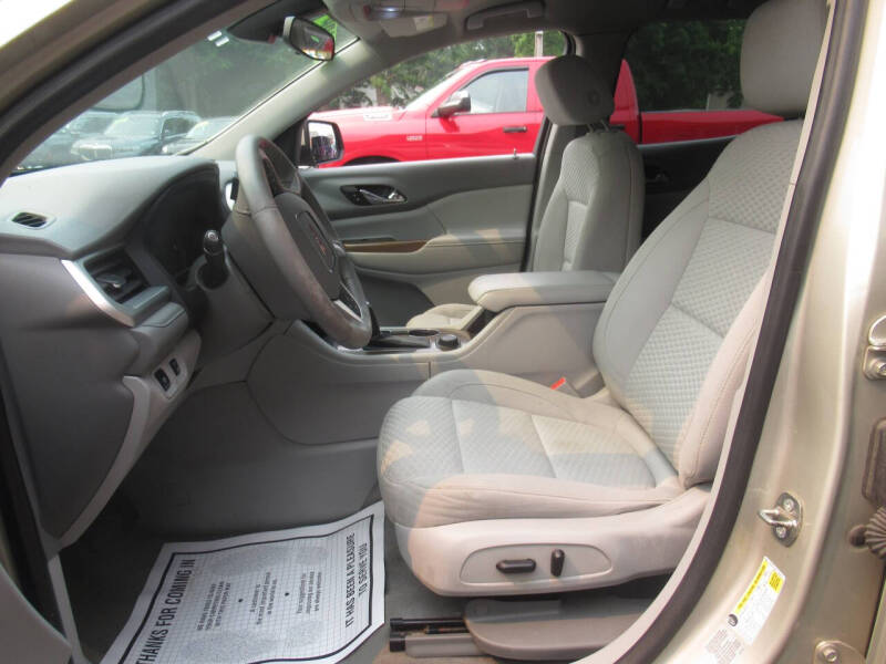 2017 GMC Acadia SLE-2