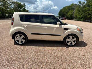 2011 Kia Soul +