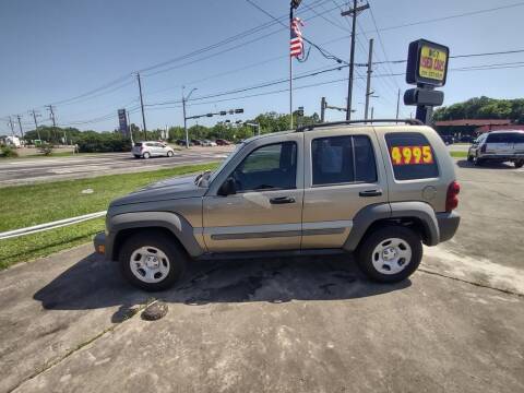 2007 Jeep Liberty for sale at BIG 7 USED CARS INC in League City TX