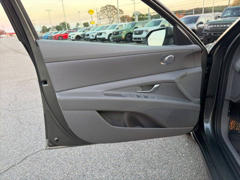 2024 Hyundai Elantra SEL