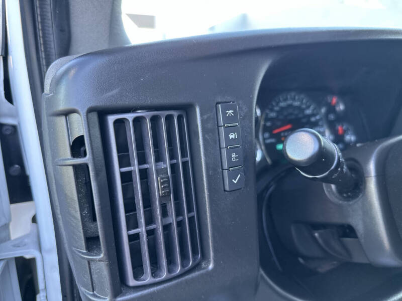 2023 Chevrolet Express 2500