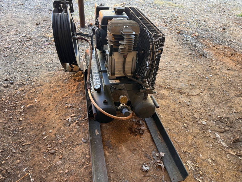 Central Pneumatic Air Compressor