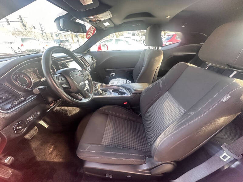 2015 Dodge Challenger SXT