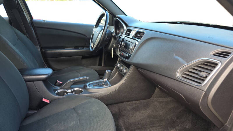 2012 Chrysler 200 Touring