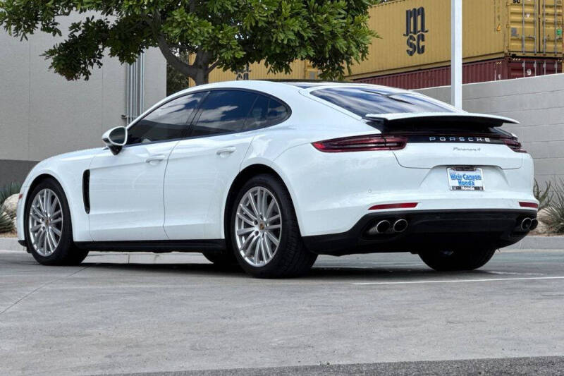 2020 Porsche Panamera