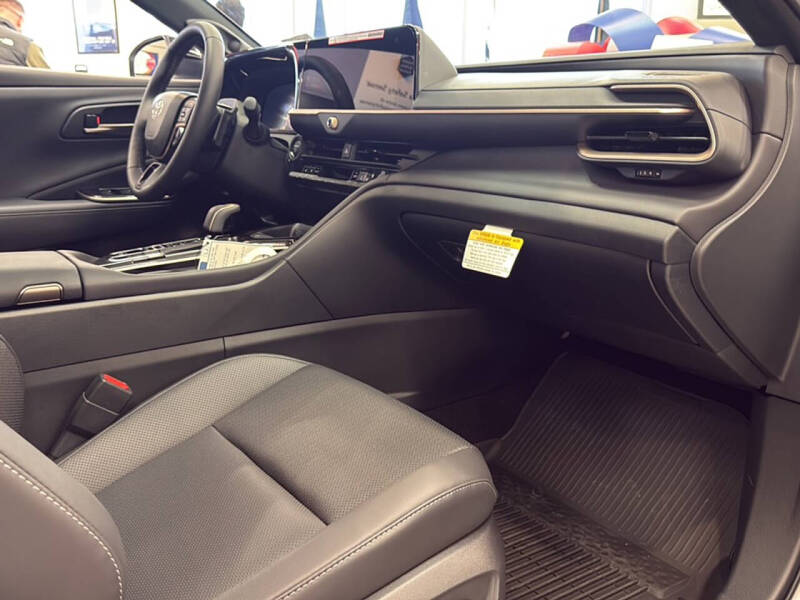 2025 Toyota Crown Signia Limited