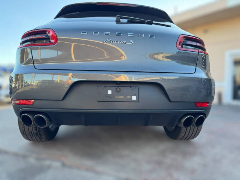 2016 Porsche Macan S