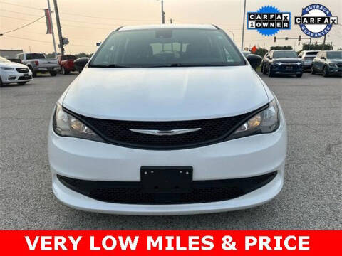 2024 Chrysler Voyager LX