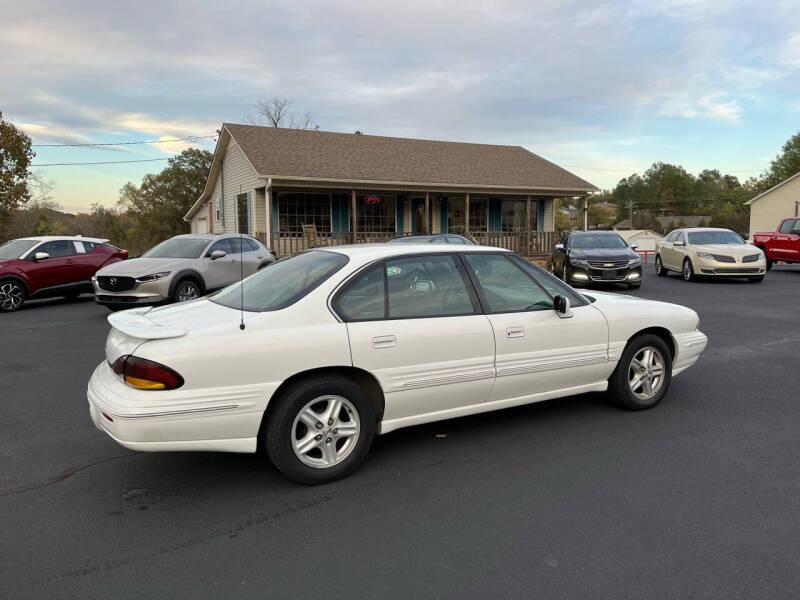 1999 Pontiac Bonneville SE photo 5