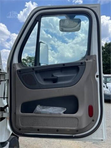 2014 Freightliner Cascadia