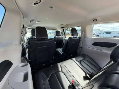 2022 Chrysler Pacifica Hybrid Touring L