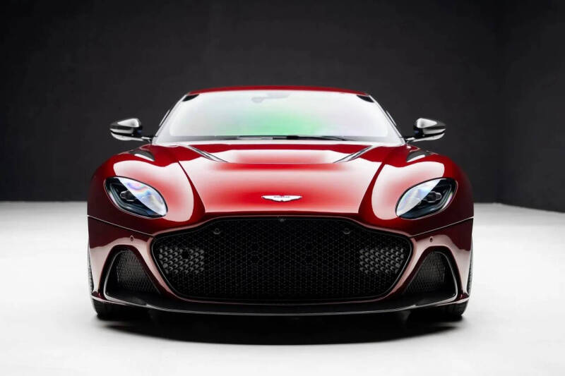2023 Aston Martin DBS