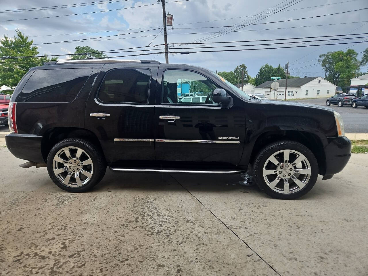 2011 GMC Yukon for sale at American Dream Motors in Winchester, VA