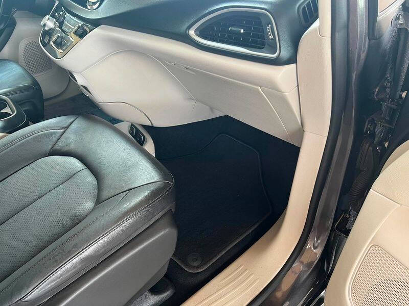 2019 Chrysler Pacifica Touring L