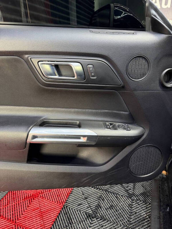 2019 Ford Mustang EcoBoost