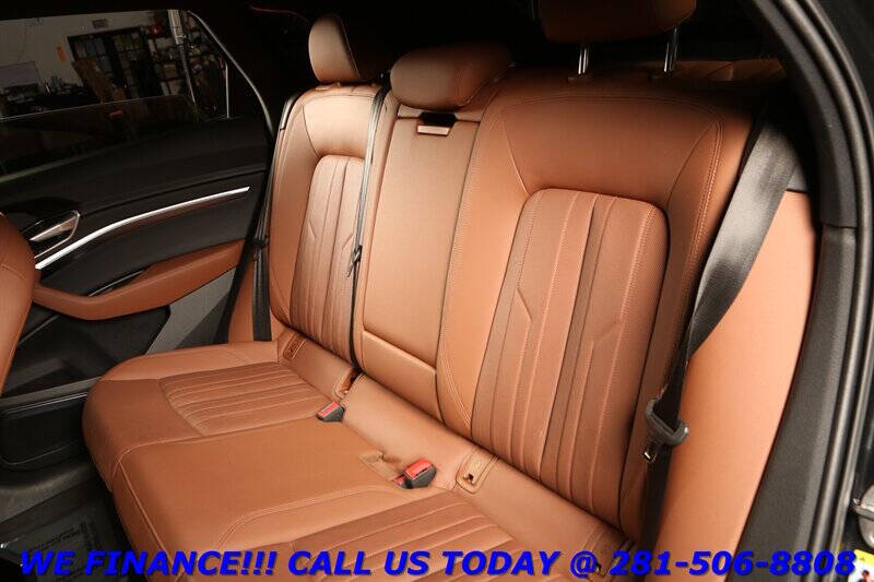 2019 Audi e-tron quattro Premium Plus