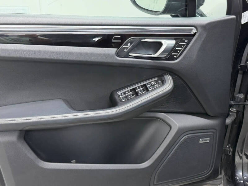 2022 Porsche Macan S