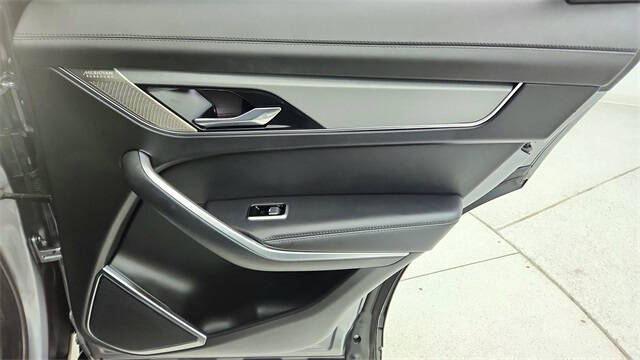 2022 Jaguar F-PACE SVR