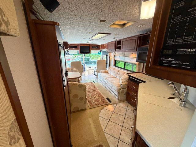 2002 Freightliner XC Chassis
