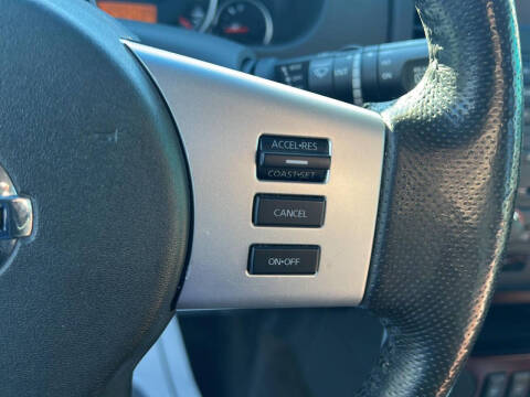 2008 Nissan Pathfinder LE