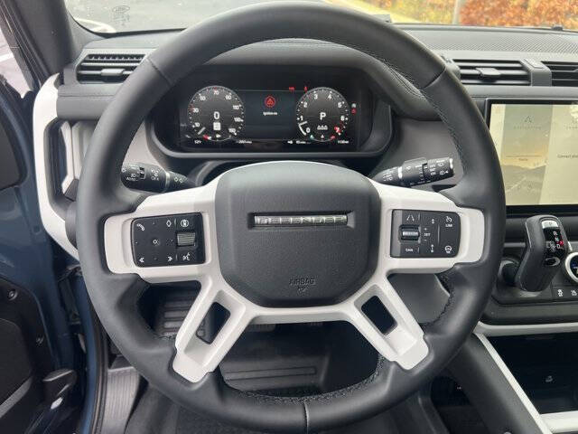 2025 Land Rover Defender 90 P400 X-Dynamic SE