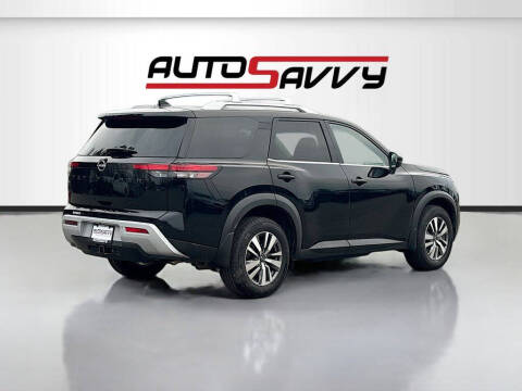 2023 Nissan Pathfinder SL