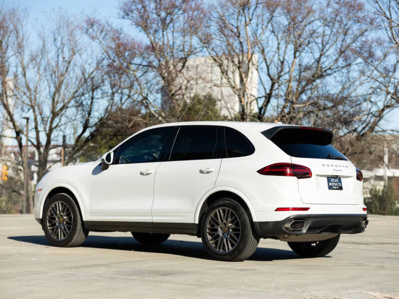 2017 Porsche Cayenne Platinum Edition