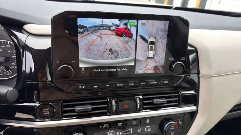 2025 Nissan Pathfinder SL