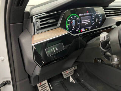 2021 Audi e-tron quattro Premium Plus