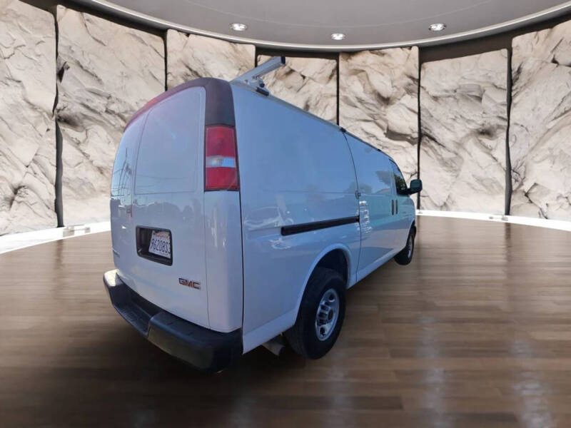 2023 GMC Savana 2500