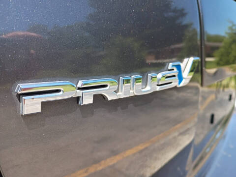 2015 Toyota Prius v Five