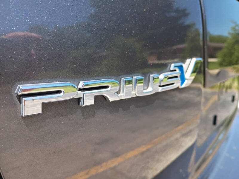 2015 Toyota Prius v Five