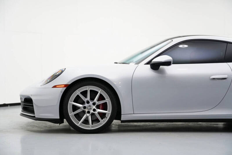 2025 Porsche 911 Carrera