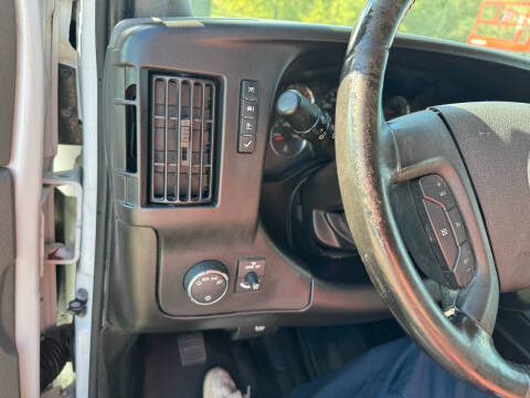 2022 Chevrolet Express LS 3500