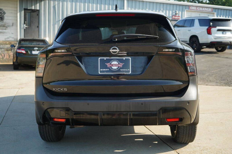 2025 Nissan Kicks SV