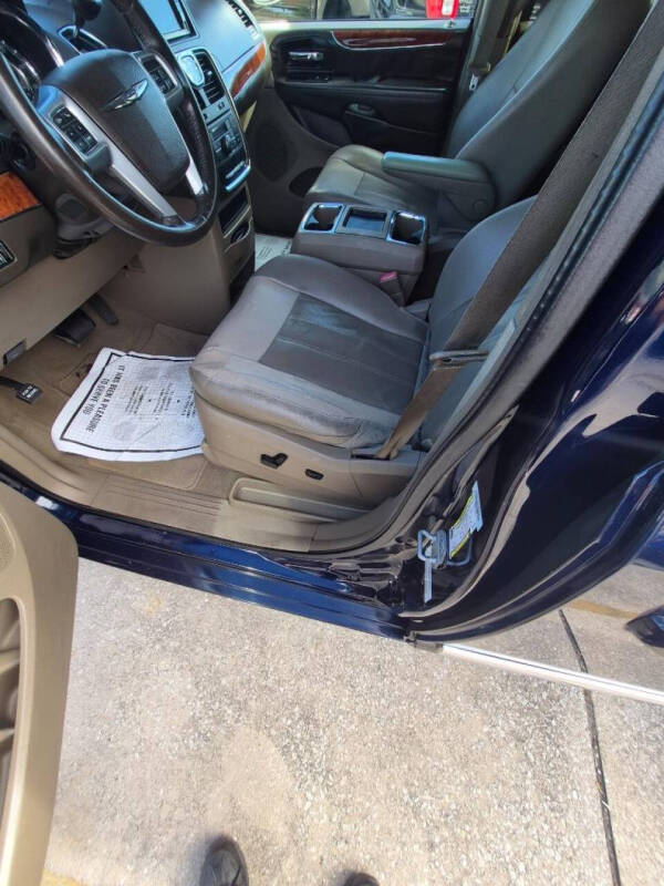 2014 Chrysler Town and Country Touring