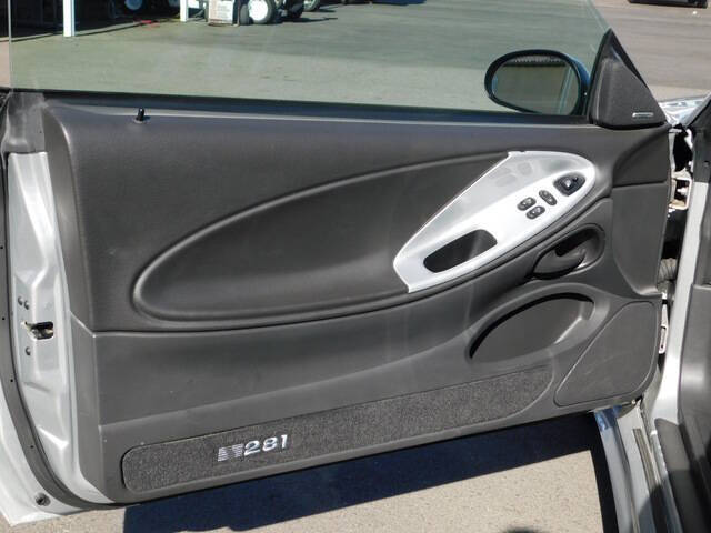 2004 Ford Mustang GT Deluxe