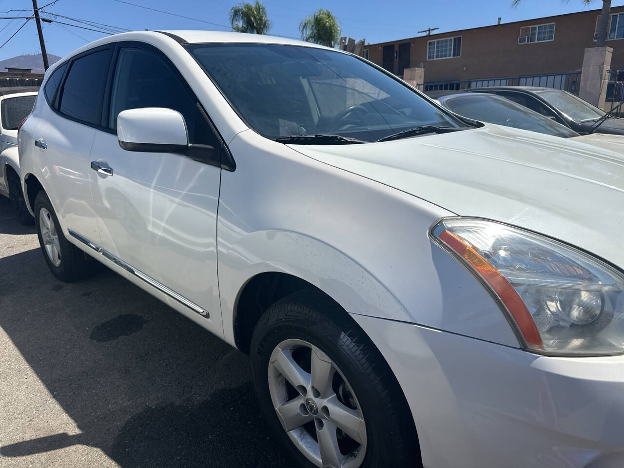 White 2013 Nissan Rogue SV SV 4dr Crossover 2