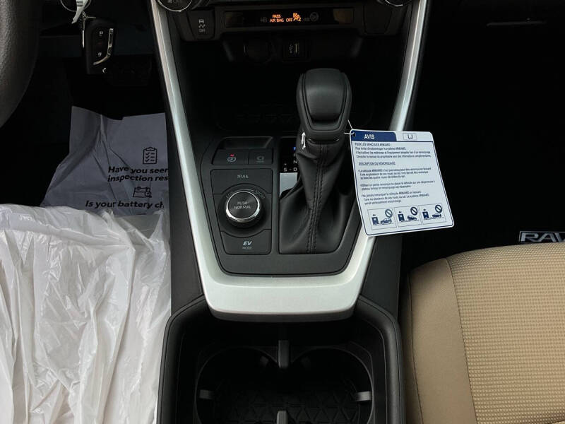 2025 Toyota RAV4 Hybrid LE